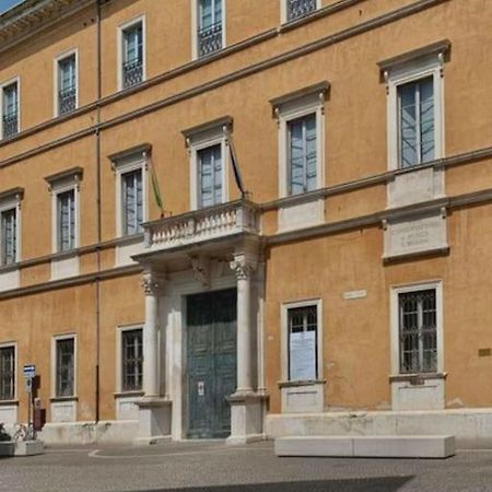 Appartamento Centro Storico Nuovo E Ristrutturato Pesaro Kültér fotó