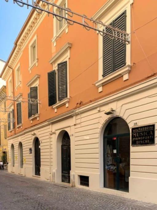 Appartamento Centro Storico Nuovo E Ristrutturato Pesaro Kültér fotó